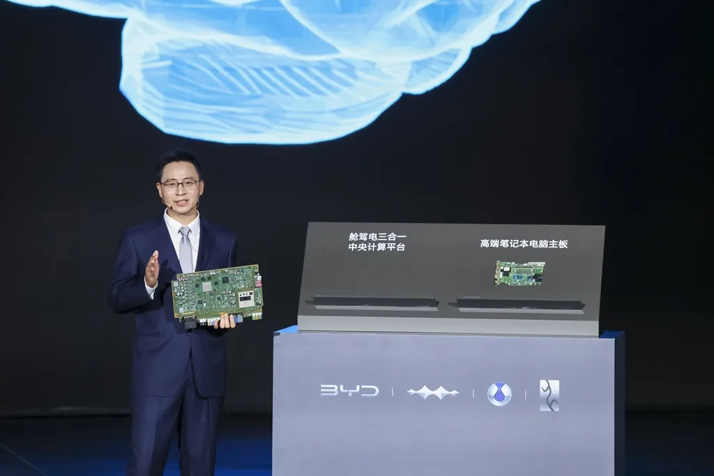 BYD ako prvá automobilka preberá plnú zodpovednosť za inteligentné parkovanie aj autonómnu jazdu v meste