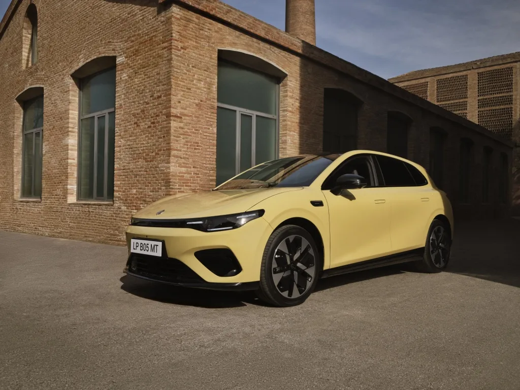 Leapmotor B05 prichádza na Slovensko. Športový elektromobil štartuje na cene 23 990 €