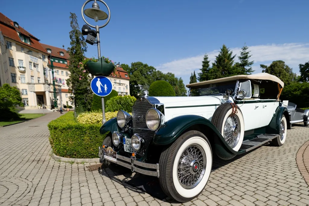 Piešťanské zlaté stuhy 2026 prinesú do regiónu stovky rokov automobilovej histórie