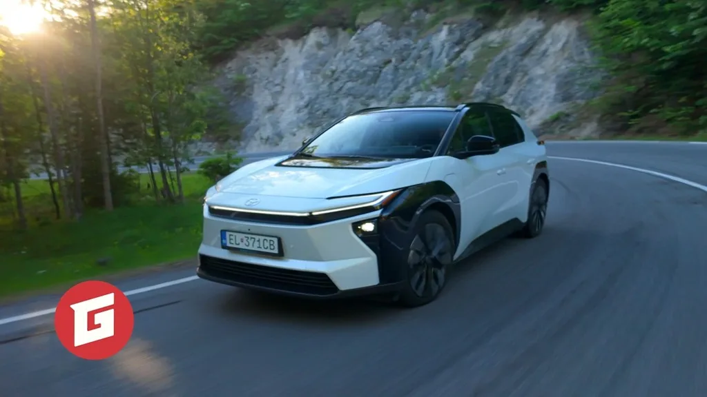 Toyota bZ4X po facelifte: Z outsidera jeden z najpríjemnejších elektromobilov? Test AWD 343 k Executive VIP