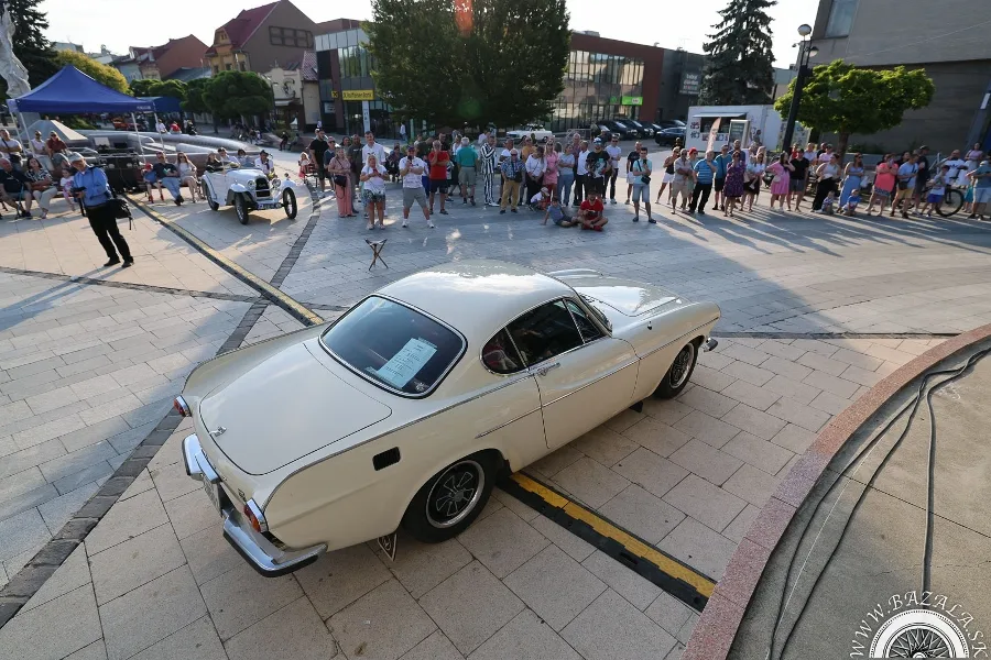 Zemplín Veterán Rallye 2026 odštartovala. Na Zemplíne sa stretlo viac ako 120 posádok z celého sveta