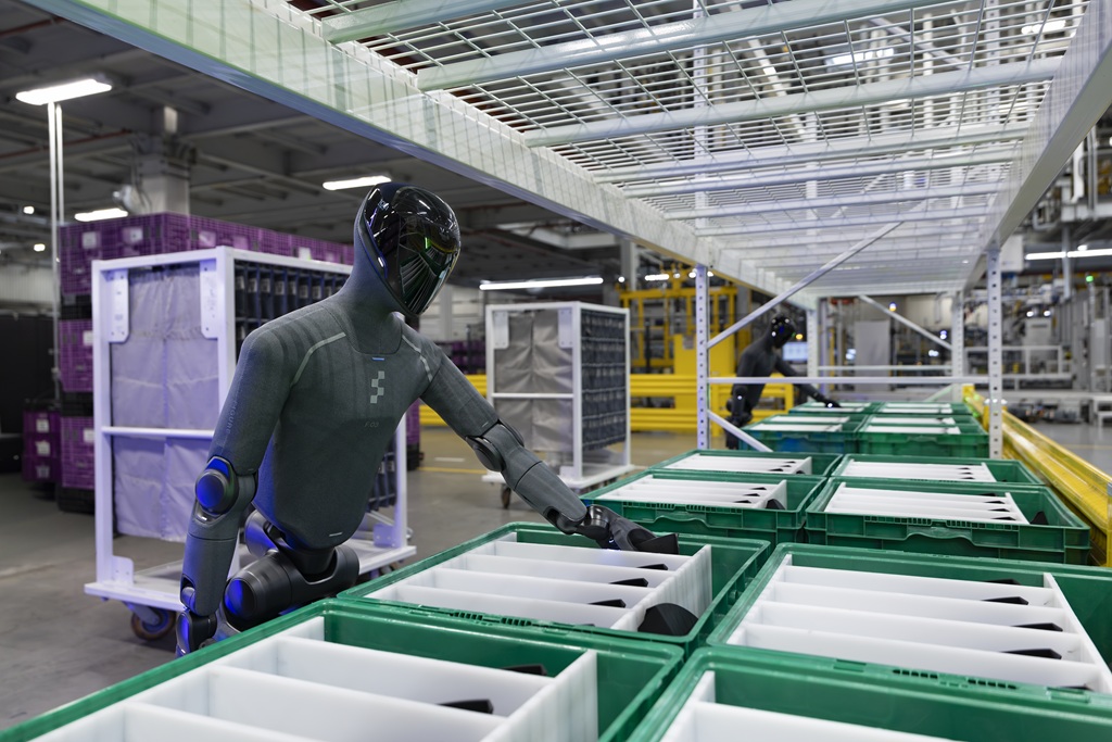 BMW posúva výrobu do novej éry. Humanoidný robot Figure 03 už pracuje v továrni