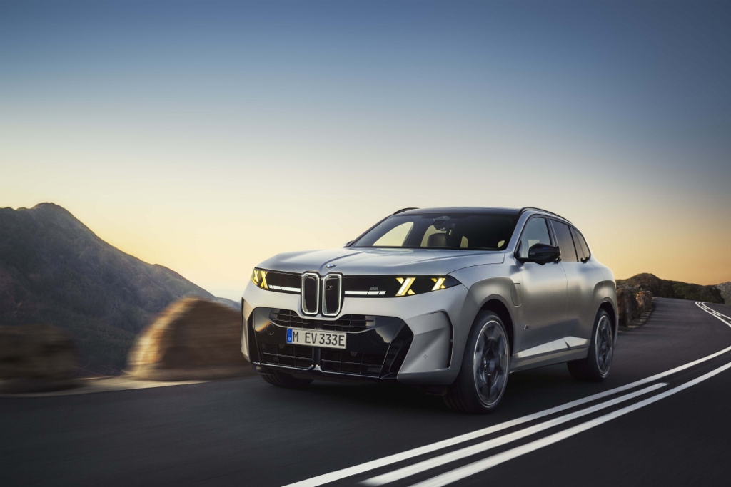 Nové BMW X5 je tu: elektrická revolúcia, vodík aj nafta