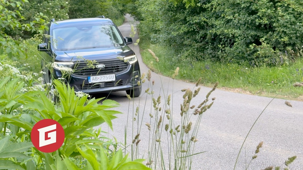TEST: Ford Grand Tourneo Connect PHEV je náhradou za MPV. Na elektrinu prejde viac ako 100 km