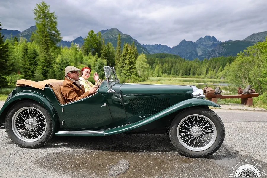 Tatranský Oldtimer 2026 odštartoval netradične. Veteránisti vyrazili pešo k Popradskému plesu