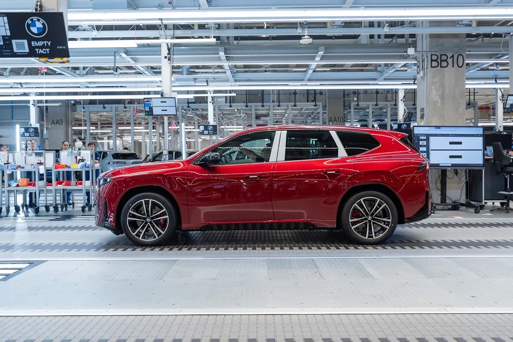 BMW iX3 z Debrecína dosiahol významný míľnik. Za deväť mesiacov vyrobili už 50-tisíc vozidiel