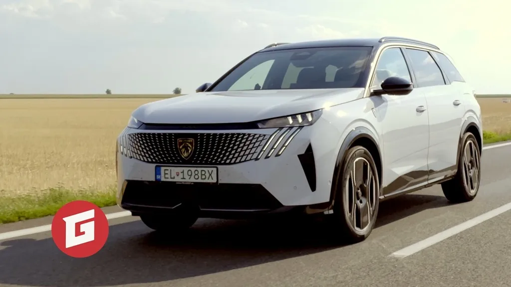 Peugeot 5008 Long Range zvládne Bratislavu tam aj späť bez nabíjania. Garáž.TV preverila realitu