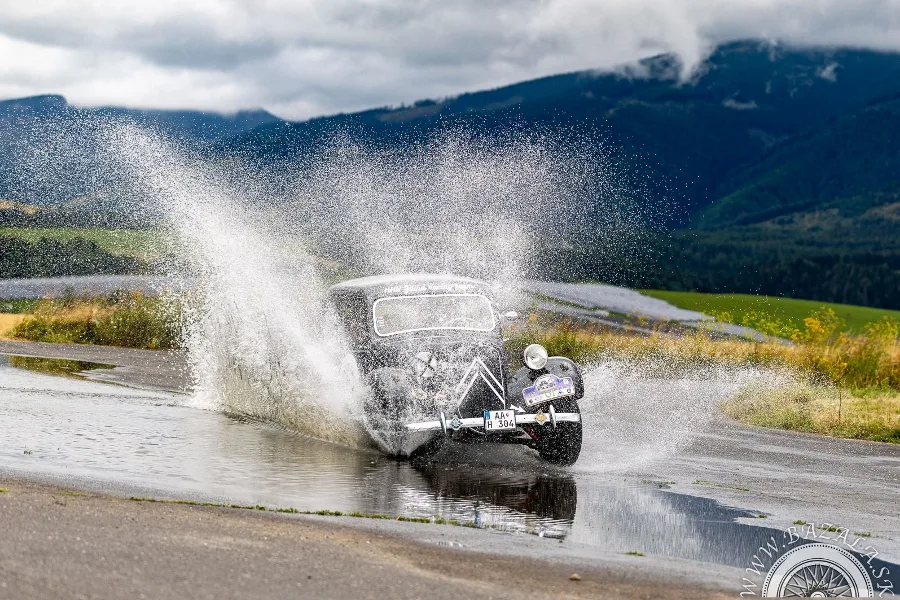 Oldtimer Rallye Tatry 2026: Veľké finále pod Kriváňom a víťazstvo nášho fotografa