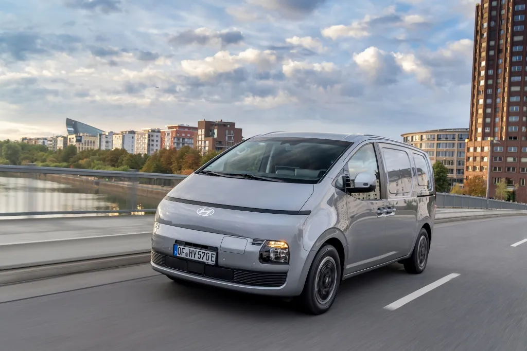 Hyundai STARIA Cargo Electric prichádza na Slovensko. Elektrická dodávka zvládne 450 km a utiahne dvojtonový príves