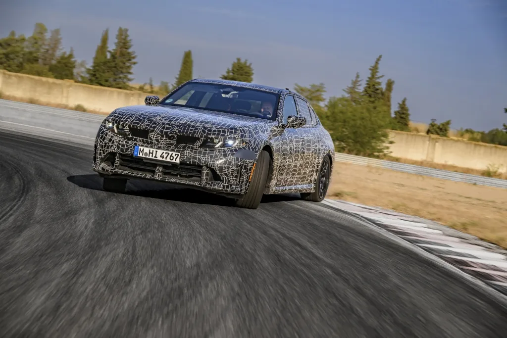 Nové BMW radu 3 má 443 koní. M350 xDrive dostane aj Drift Moment