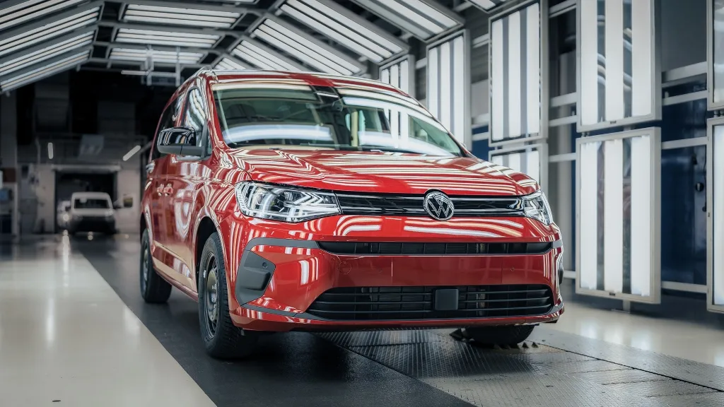 Volkswagen Caddy dostáva nový vzhľad a modernejší interiér. Poznáme aj nemecké ceny