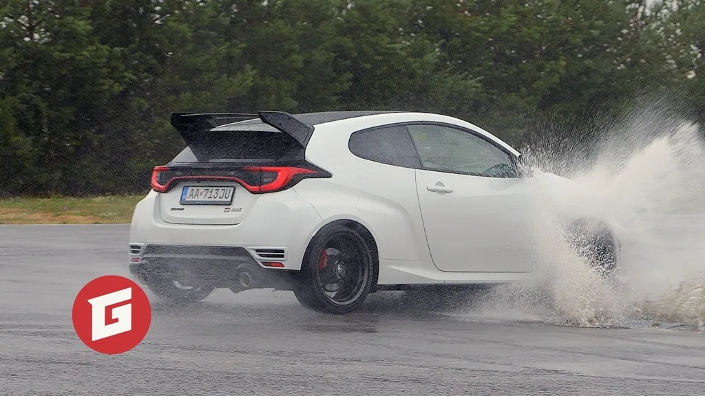 Toyota GR Yaris Aero Performance: Ručná brzda ho posúva ešte bližšie k rally