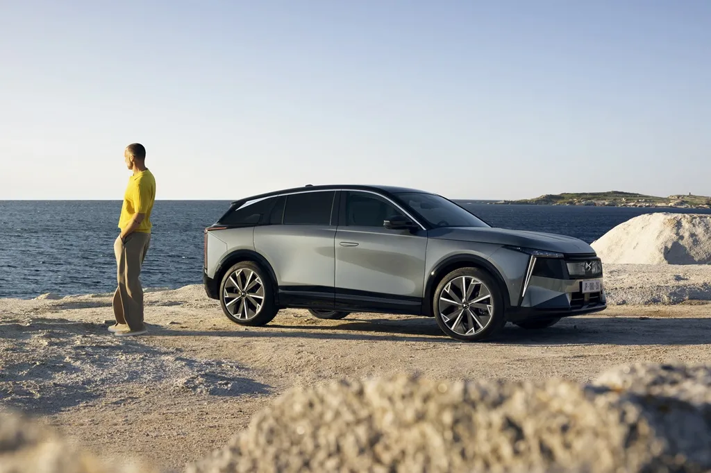 DS chystá na parížsky autosalón novinku. Naznačí budúci dizajn značky