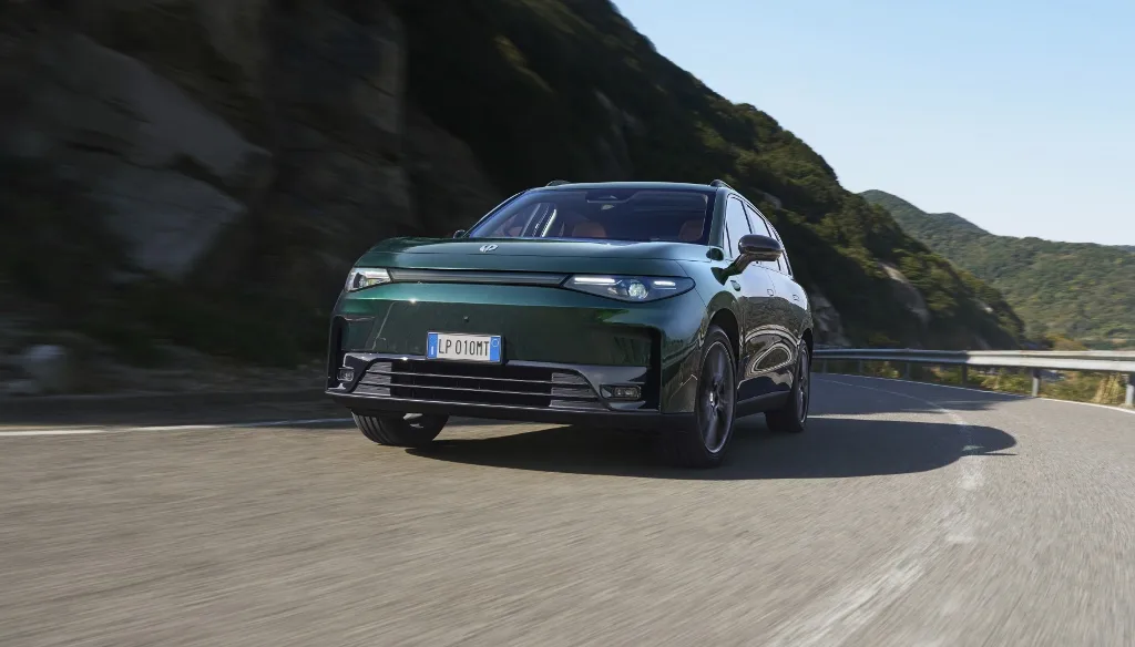Leapmotor C10 dostáva väčší dojazd, rýchlejšie nabíjanie a nové technológie