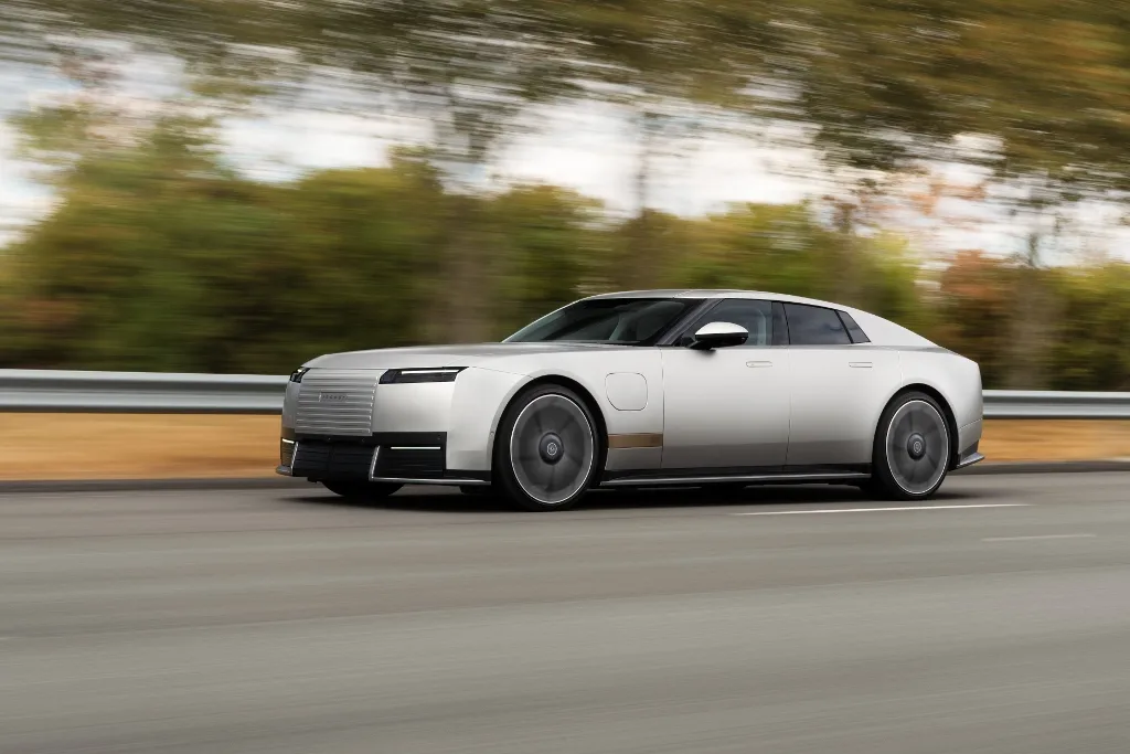 Jaguar Type 01: nová éra značky sa začína odvážnym elektrickým GT