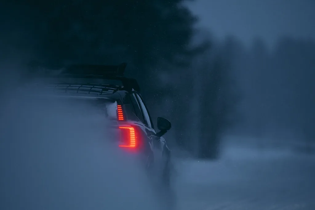 Viac ako polovica nehôd so zvieratami sa stáva v tme. Volvo upozorňuje na rizikové jesenné jazdy